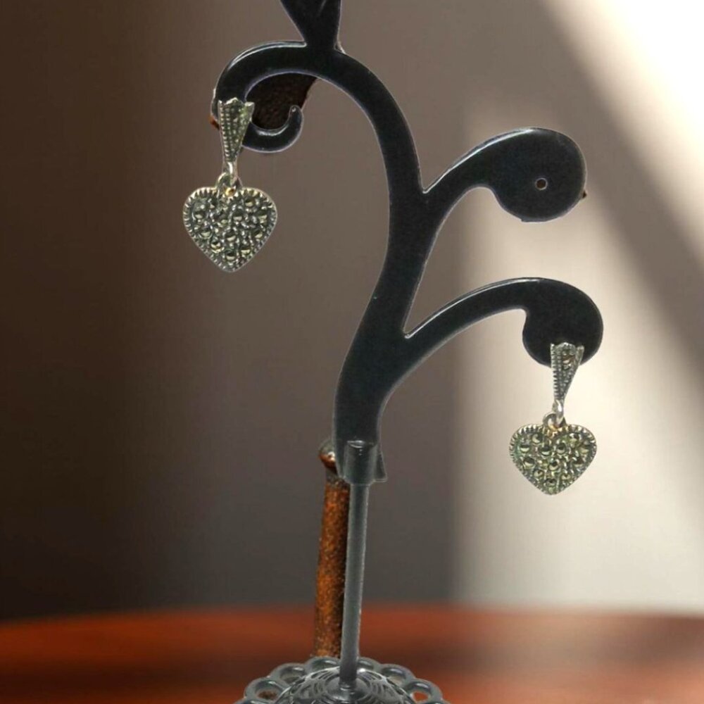 vintage 1950s mc sterling silver tiny crystal heart shaped dangle earrings